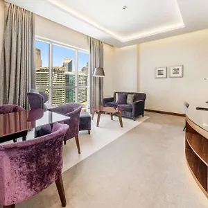 Radisson Blu Hotel, Waterfront Hotell